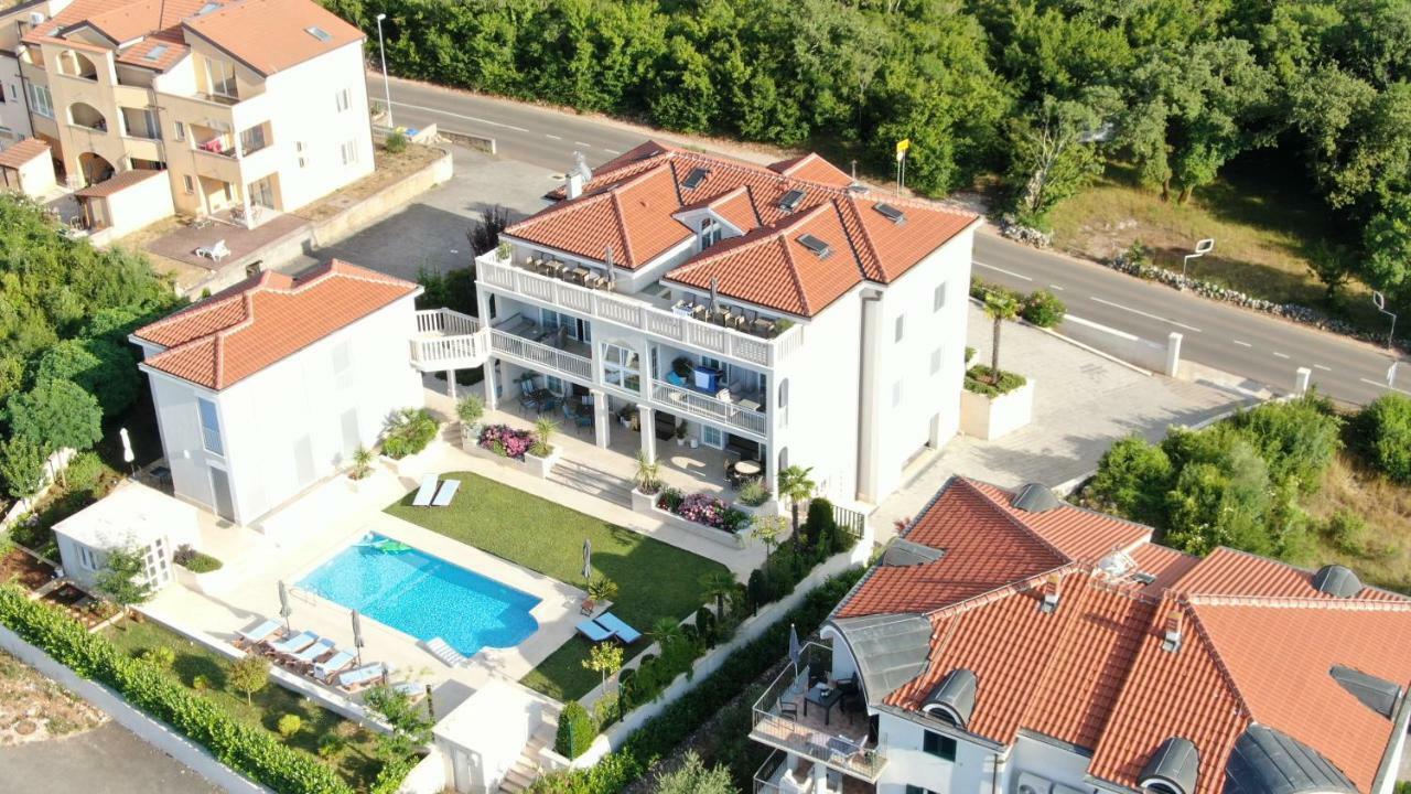 Luxury Apartments Vila Carissa Malinska Exteriör bild